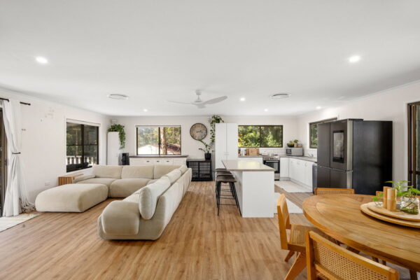 Listing image for 4 Leach Avenue, Landsborough  QLD  4550