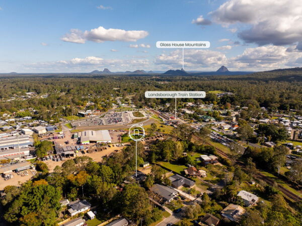 Listing image for 4 Leach Avenue, Landsborough  QLD  4550