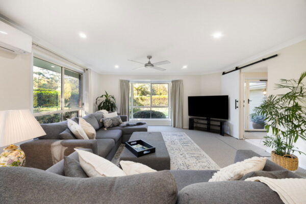Listing image for 24 Sundown Close, Tanawha  QLD  4556