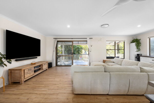 Listing image for 4 Leach Avenue, Landsborough  QLD  4550