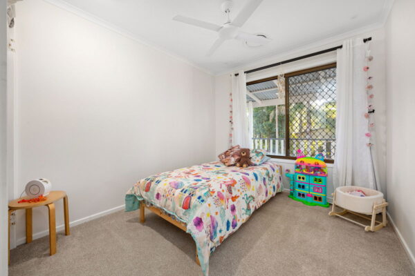 Listing image for 4 Leach Avenue, Landsborough  QLD  4550