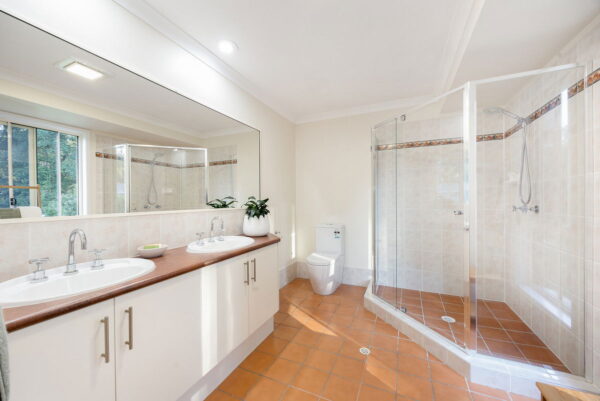 Listing image for 24 Sundown Close, Tanawha  QLD  4556