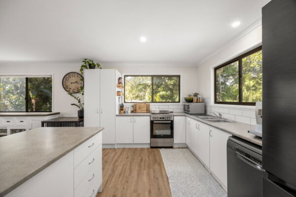 Listing image for 4 Leach Avenue, Landsborough  QLD  4550