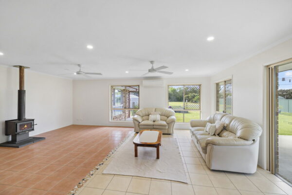 Listing image for 177 Kings Road, Glass House Mountains  QLD  4518